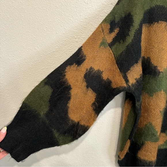 **NWT** Net.153 Camouflage Zip-Up Sweater - Picture 4 of 11